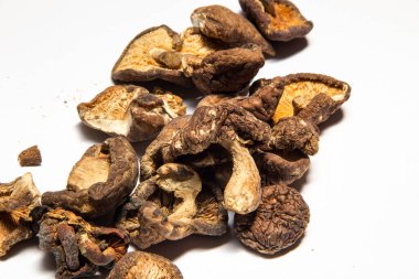 Shiitake malzemesi Çin yemeği kullanırdı.