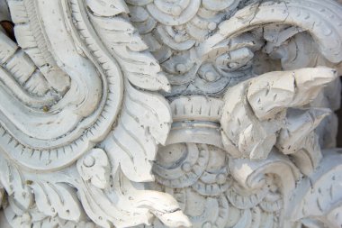 Tayland tapınağında sıva süslemesi