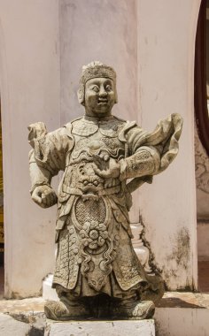 Tapınakta Çin taş heykeli