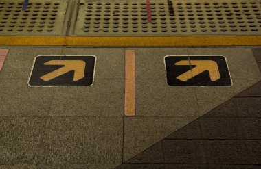 tren istasyonunda zemin deseni