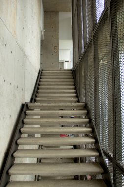 beton merdiven ve ağ bölmesini güçlendirin