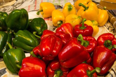 Renkli tatlı biber, hammadde pişirme