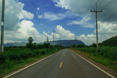 Yol büyük dağa çıkar.