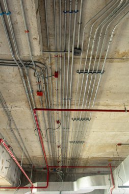 Elektrik kanalı ve hijyenik yangın borusu işi, endüstri inşaat konsepti geçmişi