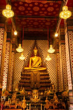 Tayland 'ın en güzel Buda figürü, Wat Arun tapınağına yerleştirilmiş.