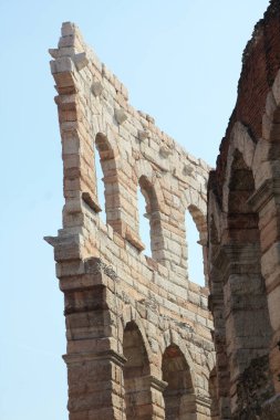 İtalya 'daki küçük Kolezyum.