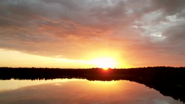 Belle Vue Sur Lac Panoramique Avec Réflexion Eau Entouré Par — Video