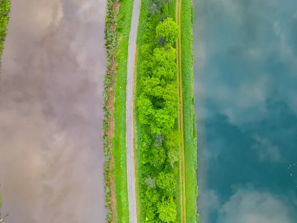 Widok Góry Lub Lotu Ptaka Kanał Rzekę Obok Siebie Przez — Zdjęcie stockowe