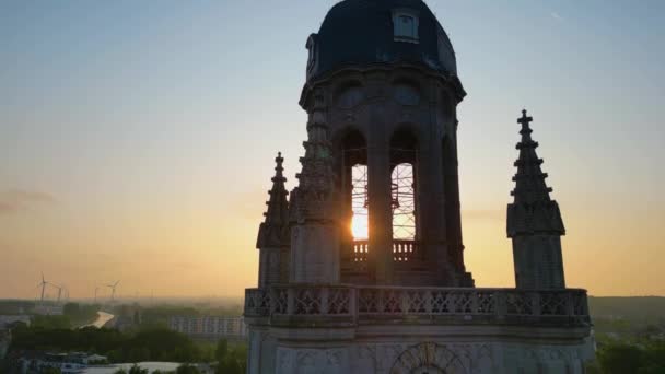 Vzdušný Pohled Siluetu Nebeského Náboženského Kostela Nebo Zvonice Kaple Tyčí — Stock video