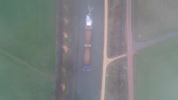 Vista Aérea Drone Navio Canal Carga Passa Sobre Canal Dia — Vídeo de Stock