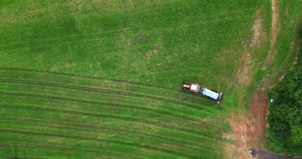 Vista Aérea Fumigación Tractores Agrícolas Campo Con Pulverizador Herbicidas Pesticidas — Vídeos de Stock