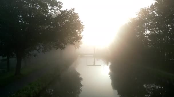 Den Stillen Momenten Des Frühen Morgens Entfaltet Sich Eine Szene — Stockvideo