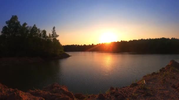 Esta Tranquila Filmagem Transição Timelapse Mostra Lago Sereno Pôr Sol — Vídeo de Stock