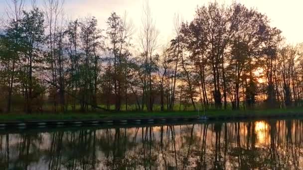 Tranquil Stock Footage Captures Serene Beauty Sunset Casts Warm Glow — Stock Video