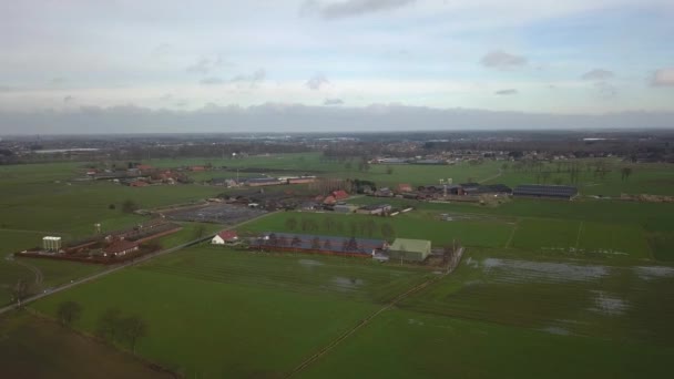 Tento Letecký Záznam Poskytuje Pohled Venkovské Město Ohraničené Rozsáhlou Zemědělskou — Stock video