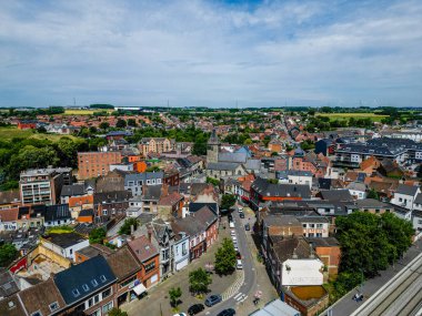 Tubize, Belçika, 9 Temmuz 2024, bu resim gibi Avrupa kenti büyüleyici bir estetiğe sahip tarihi bir mimariye sahiptir.