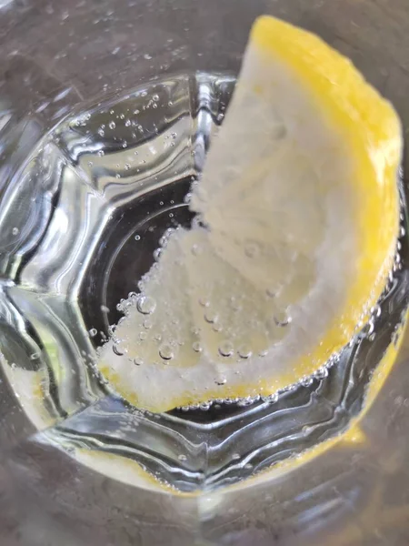 Лимон Внутри Лимонада — стоковое фото