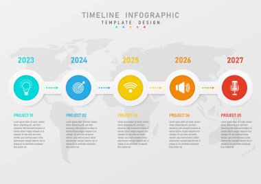 Infographic business şablonu zaman çizelgesi 5 yıl çok renkli daireler merkezi simge üzerinde çok renkli sayılar, aşağıda metin var. Altında bir dünya haritası var. gri gradyan arkaplan