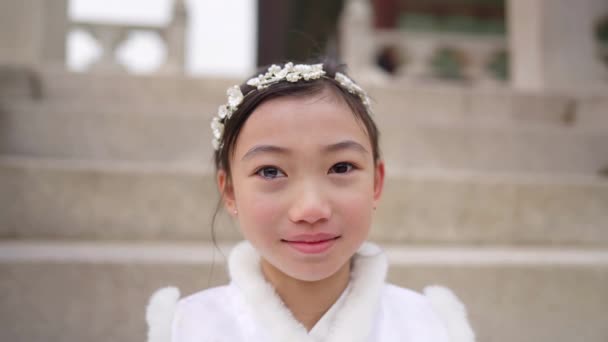 Slow Motion Video Van Een Koreaans Meisje Dat Chimachogori Draagt — Stockvideo