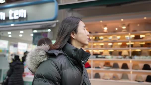 Myeong Dong Seul Güney Kore Nin Ana Caddesinde Yaşlarında Yürüyen — Stok video