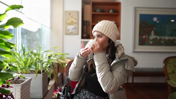 Femeie Filipineză Vârstă Ani Care Petrecut Timp Consumând Ceai Camera — Videoclip de stoc