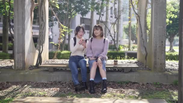 Lassított Felvétel Két Éveiben Járó Tajvani Egyetemista Lányról Akik Egy — Stock videók