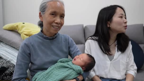 Vídeo Câmera Lenta Uma Avó Taiwanesa Casa Dos Anos Mãe — Vídeo de Stock
