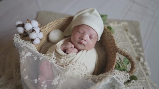 Bebê Taiwanês Dia Nascimento Sorriso Recém Nascido — Vídeo de Stock