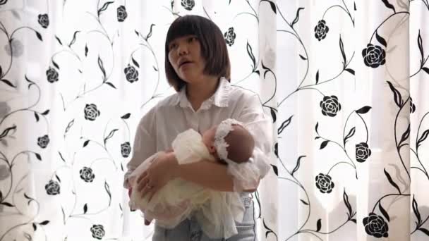 Vídeo Cámara Lenta Una Madre Taiwanesa Unos Años Cantando Bebé — Vídeos de Stock