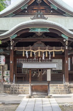 Chikusa Ward, Nagoya Şehri, Aichi Bölgesi 'ndeki Takamu Tapınağı' nda ibadet edin.