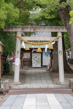 Nagoya, Nishi Ward 'daki Inu Tapınağı' nda bir ziyaret ve dua sahnesi..