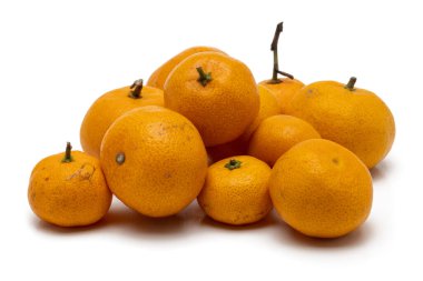 Turuncu izole edilmiş. Beyaz üzerine Shantang Orange. Beyaz arkaplanda Shantang Burma Turuncusu.