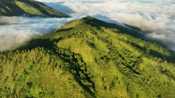 Widok Powietrza Góry Nad Chmurami Wschodzie Słońca Wzgórzach Mongkrang Indonezja — Wideo stockowe