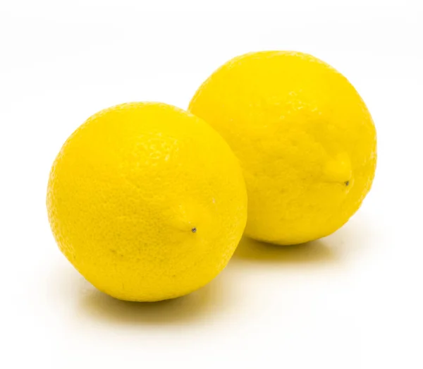 Limon Izole Edilmiş Beyaz Arkaplanda Gerçekçi Limon — Stok fotoğraf