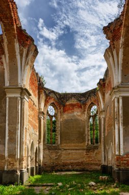 Jawka, Podlasie, Polonya 'daki St. Anthony Kilisesi kalıntıları.