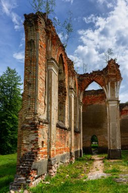 Jawka, Podlasie, Polonya 'daki St. Anthony Kilisesi kalıntıları.