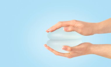 Yumuşak göğüs implantı