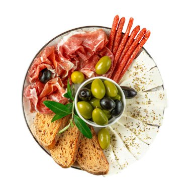İtalyan antipasti tabağı beyaz arka planda izole edilmiş, tam yukarıda..