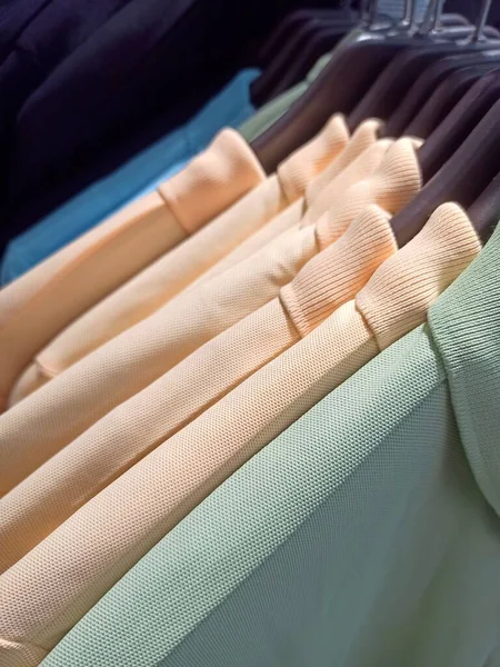 Renkli Polo Tişörtleri Koleksiyonu — Stok fotoğraf