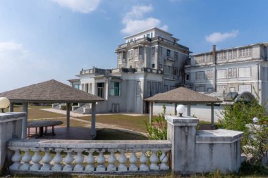 Bokor Milli Parkı 'nda terk edilmiş bir otel.