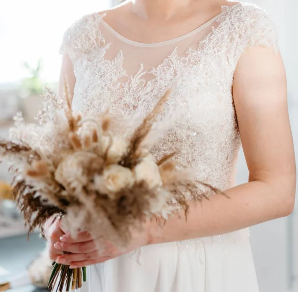 Bride White Wedding Dress Lace Holding Wedding Bouqet Made Grass — Stock Photo, Image