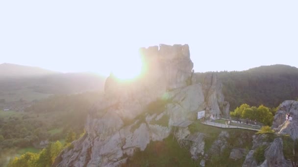 Mountain Range Silhouette Sunrise Légi Kilátás Szcenírozott Dawn Sunlight Hegymászó — Stock videók