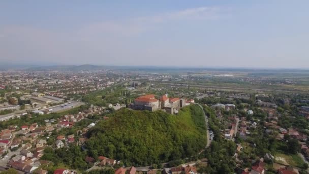 Letecký Pohled Zámek Palanok Ukrajině Cestovní Památka Modré Nebe Vysoce — Stock video