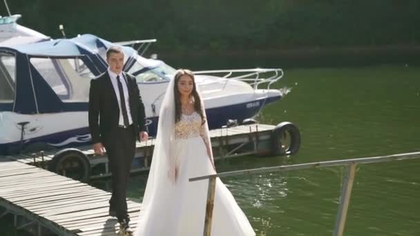 Couple Love Newlyweds Honeymoon Fun Boat Pier High Quality Fullhd — Video
