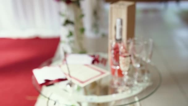 Close Details Table Wedding Rings Action Table Antique Details Gold — Vídeo de stock
