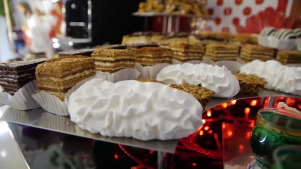 Nahaufnahme Der Candy Bar Wedding Süßigkeitenbuffet Bei Einer Hochzeitskamera Hochwertiges — Stockvideo