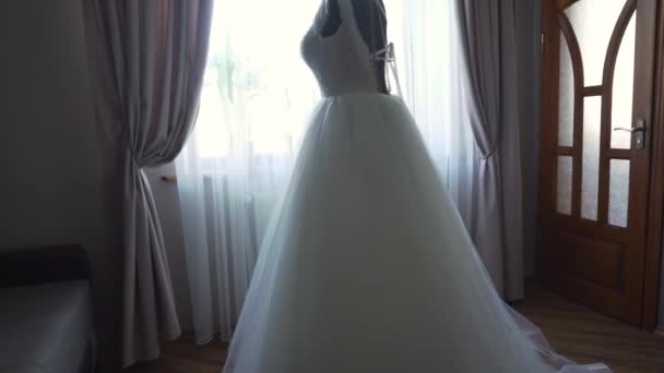 Silhouette Wedding Dress Standing Mannequin Front Window High Quality Fullhd — Wideo stockowe