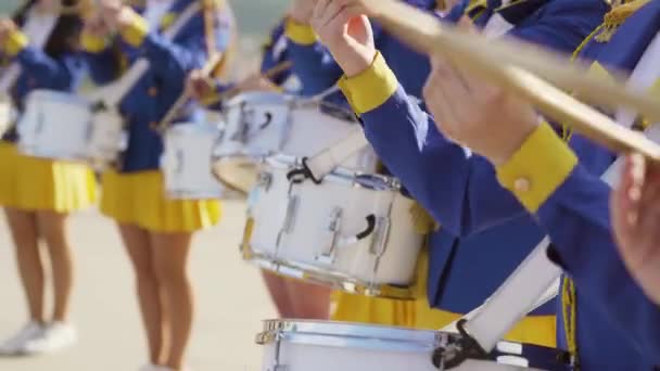 Ukraińskie Mażorety Wyłożone Burzą Melodię Występ Uliczny Okazji Świąt Wysokiej — Wideo stockowe