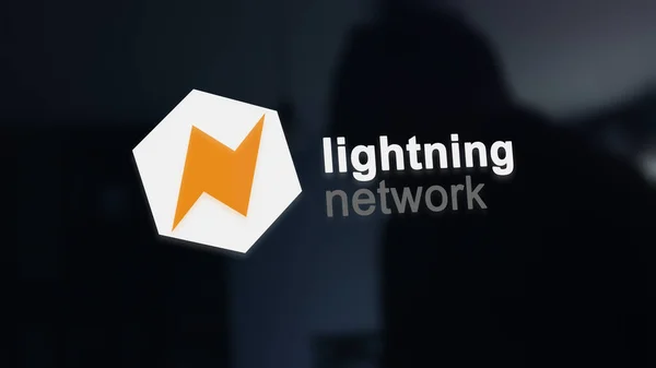 8 Ağustos 2023, Logo Lightning Network ekranda. Arka planda bulanık bir geliştirici siluet.