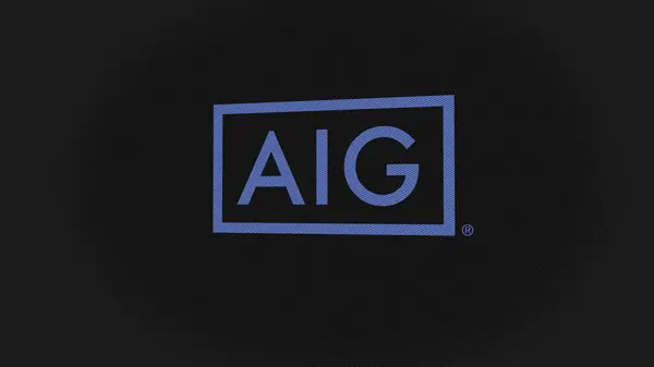 7月2023日 ニューヨーク ニューヨーク アメリカン インターナショナル グループのスクリーンの白い壁のロゴ デバイス上のアメリカの国際的なグループのブランド — ストック写真
